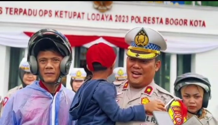 Kasat Lantas Polresta Bogor Kota Kompol Galih Apria Saat Memberikan Keterangan, Foto : Fathar
