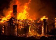 Lupa Matikan Kompor, 40 Rumah Hangus Terbakar Di Kedoya Utara Jakarta Barat