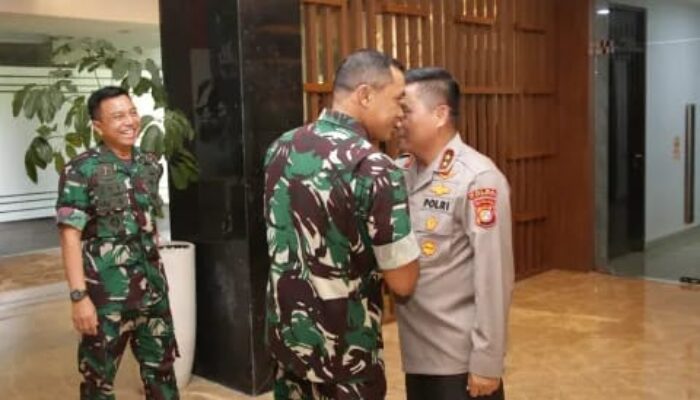 Jalin Silaturahmi, Kapolda Metro Jaya Kunjungi Pangdam Jaya