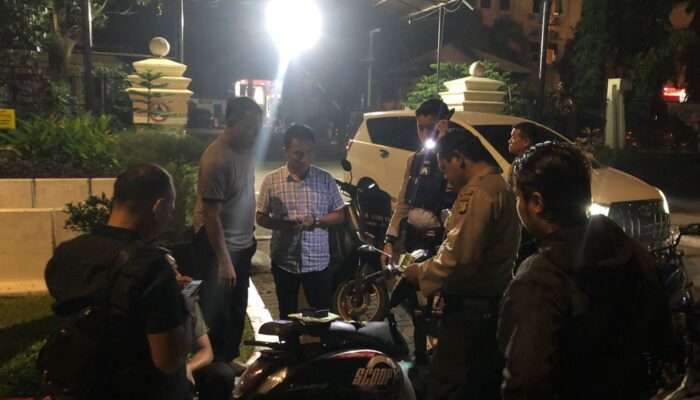Senyap, Saat Cari Makanan Sahur, Personel Polres Metro Bekasi Bekuk Pemuda Bawa Ganja