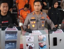 Kapolres Karawang AKBP Wirdhanto Hadicaksono saat gelar perkara di Mapolres Karawang pengungkapan kasus begal.