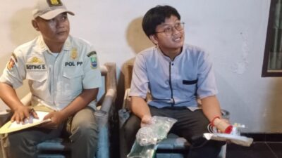 Petugas gabungan Satuan Polisi Pamong Praja (Satpol PP) Kabupaten Bekasi mengamankan pasangan yang bukan suami istri disebuah indekos berkedok hotel, pada Jumat (31/03/2023) sekira pukul 22,20 WIB malam tadi.