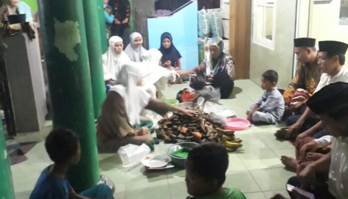 Ketupat, Lepet dan Lontong, Sajian Khas Tradisi Qunutan Warga di Kabupaten Bekasi