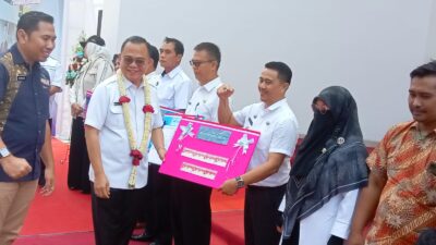 Bupati Karawang, Cellica Nurrachadianna resmikan gedung Baru Disdukcapil