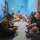 Ikatan Alumni Empat Belas Satu (IKAPASTU) TNI AL, melakukan kegiatan sosial santunan donasi kedukaan terhadap kelaurga Alm.Kopka Mar Nur Arifin di Perum Villa Gading. (Foto: Muh. Bakhtiar)