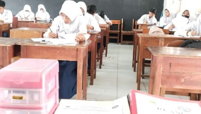 Ujian Satuan Pendidikan Tingkat Sekolah SD dan SMP Serentak Dilaksanakan di Kabupaten Bekasi