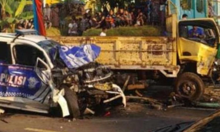 Kecelakaan Lalu Lintas. (Sumber Foto : NTMC Polri)