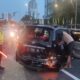 Kecelakaan Dialami Oleh Minibus Avanza di Pancoran, Hal Tersebut di Karenakan Ban Mobil Pecah. (Foto: Sumber Ditlantas PMJ)