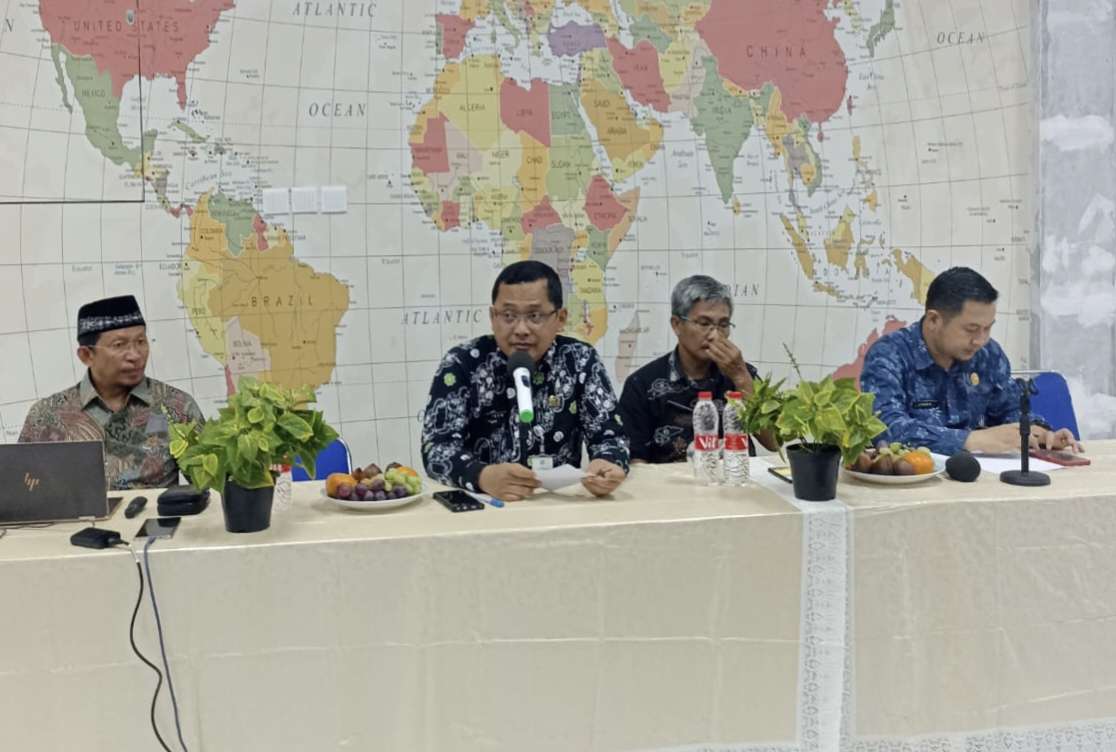 Kepala Dinas Pendidikan Kabupaten Bekasi, Imam Faturochman menyampaikan, sosialisasi PPDB 2023/2024 (foto: Sumber bekasikab.co.id)