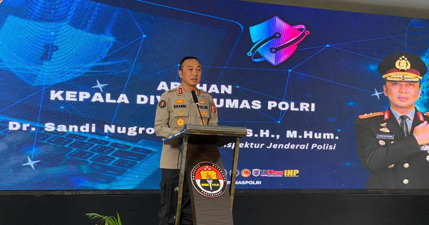 Kadiv Humas Polri, memberikan arahan kepada seluruh jajaran Polri agar mengemban tugas kehumasan. (Foto: Fathar)