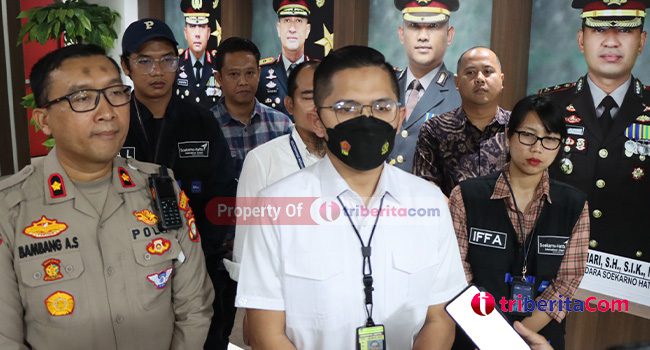 Kasat Reskrim Polresta Bandara Soetta, menanggapi terkait viralnya video taksi liar dibandara Soetta yang melakukan pemerasan. (Foto: Fathar)
