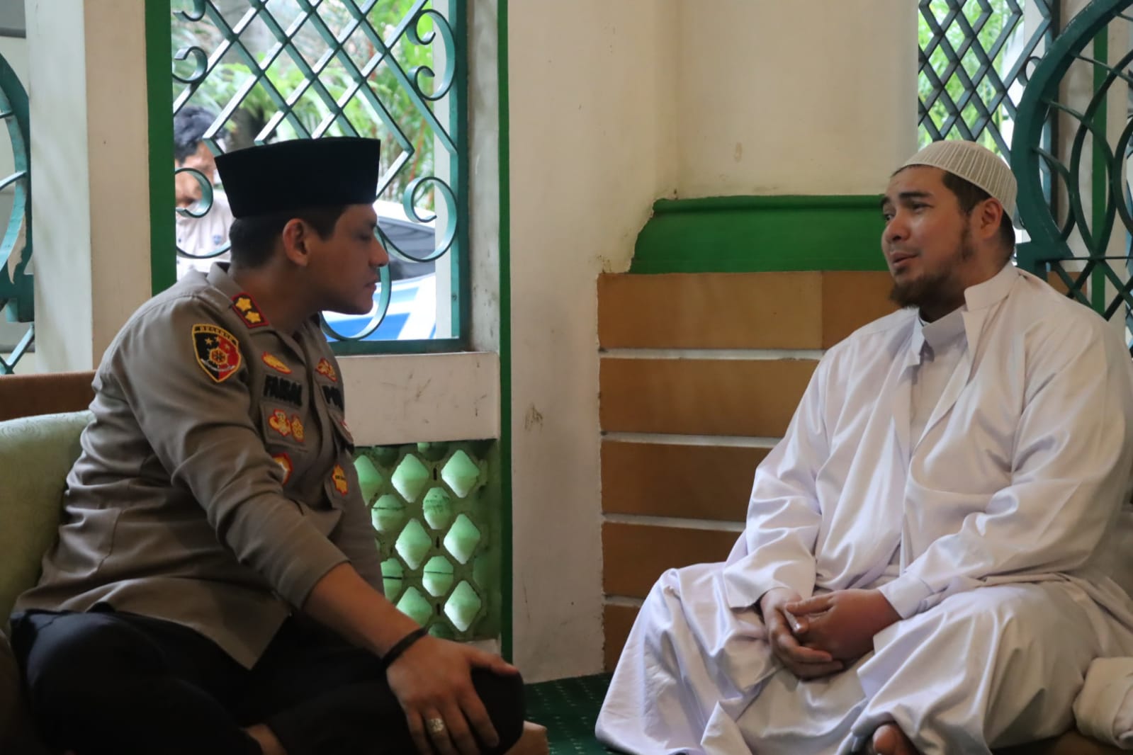 Kapolres Tangerang Selatan Jalin Silaturahmi Dengan Habib. (Foto: Fathar)