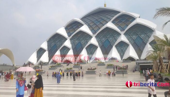 Masjid Al Jabar Menjadi Salah Satu Destinasi Wisata Religi di Kota Bandung Jawa Barat