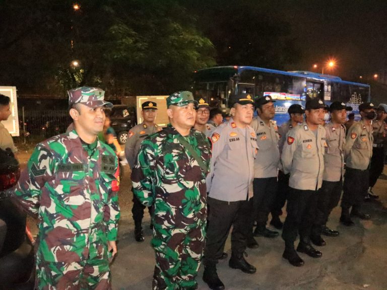 Polres Metro Jakarta Barat, menggelar apel patroli skala besar guna mengantisipasi kejahatan jalanan, Pada Sabtu 27 Mei 2023. (Foto: Fathar)