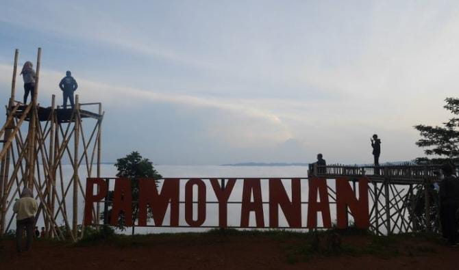 Bukit Pamayonan yang memiliki panorama eksotis di Subang, Jawa Barat, bak negeri diatas awan. (Foto: istimewah)