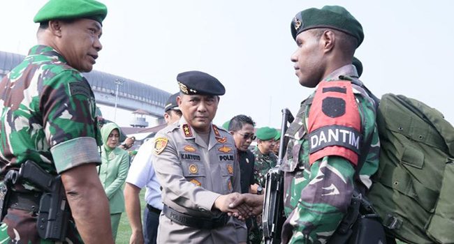 Kapolda Metro Dampingi Pangdam Jaya. (Foto: Fathar)