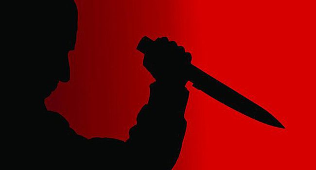 Ilustrasi Seorang perempuan ditusuk tetangganya sendiri