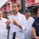Presiden Jokowi Bersama Beberapa Mentri Meninjau Langsung Jalanan Rusak di Lampung. (Foto: Sumber Instagram)