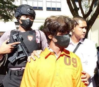 Warga Negara Iran penyelundup 264 kilogram sabu cair ditangkap di perairan Pelabuhan Tinjil, Pandeglang, Banten. (Foto: Sumber detikcom)