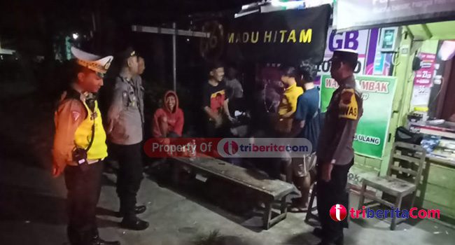 Polres Kendal melaksanakan Patroli skala besar guna mengantisipasi tindakan kejahatan jalanan dimalam hari. (Foto: Fathar)