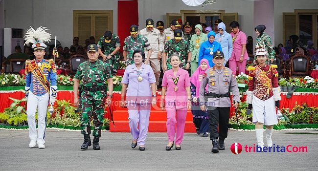Panglima TNI Laksamana Yudo Margono dan Kapolri Jenderal Listyo Sigit Prabowo mengikuti acara pembukaan Latihan Integrasi Taruna Wreda (Latsitarda) Nusantara ke-43 tahun 2023 di Sumatera Barat. (Foto: Fathar)
