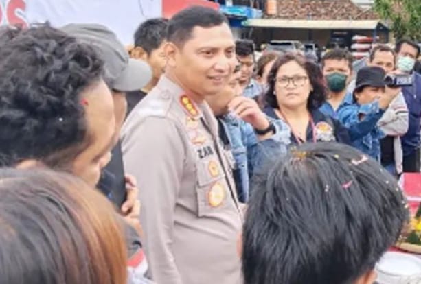 Kapolres Metro Tangerang Kota Kombes Pol Zain, menjelaskan pihaknya berhasil menangkap tiga pelaku perampokan dengan modus COD. (Foto: Fathar)