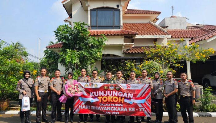 Hari Bhakti Bhayangkara, Anggota Polri kunjungi Kediaman Istri eks Kapolri Merry Hoegeng Iman Santoso