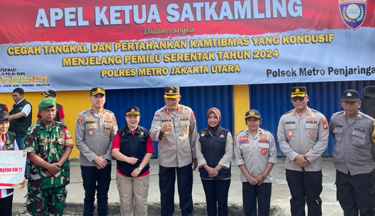 Dalam upaya melakukan pencegahan gangguan keamanan dan ketertiban masyarakat (Kamtibmas) menjelang Pemilu 2024 mendatang, Polres Metro Jakarta Utara menggelar Apel Ketua Satkamling. (Foto: Fathar)