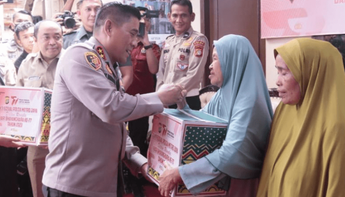 HUT Bhayangakara Ke- 77, Polda Metro Adakan Bakti Sosial, Religi, dan Bedah Rumah