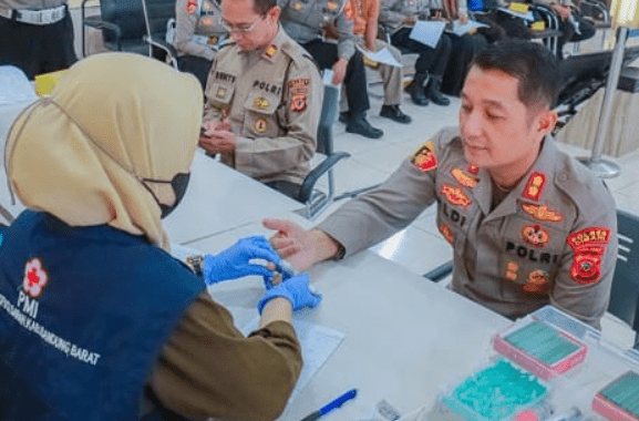Kegiatan tersebut dilakukan dalam rangka menyambut Hari Jadi Bhayangkara yang ke-77 tahun. pada 1 Juli 2023 mendatang. (Foto: Sumber Halo Bandung)