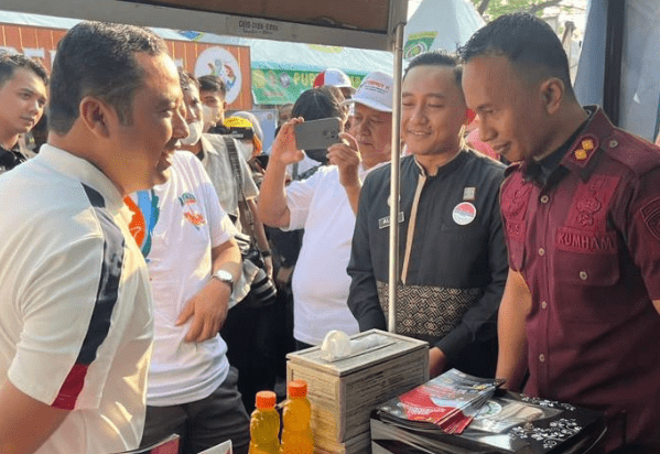 Menjelang pemilu 2024, KPK menggelar _Road Show Bus KPK_ di kota tangerang,kegiatan tersebut bertepatan juga dengan CFD. Minggu (11/6/2023). (Foto: Fathar)
