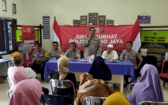 Polres Metro Jakarta Barat, merespon cepat aduan masyarakat terkait adanya salah satu warga yang kecanduan berat terhadap penyalahgunaan narkoba. (Foto: Fathar)