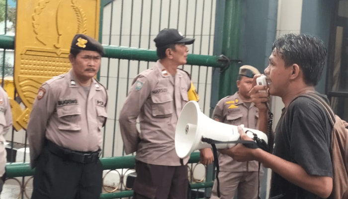 Belasan Mahasiswa Demo Dugaan Tindak Pidana Korupsi pada Dinas SDABMBK Kabupaten Bekasi