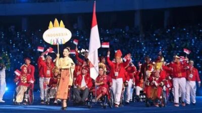 Defile kontingen Indonesia, pada upacara pembukaan ASEAN Para Games 2023 di Stadion Morodk Techo. Phnom Penh, Kamboja. (Foto: Sumber Istimewah)