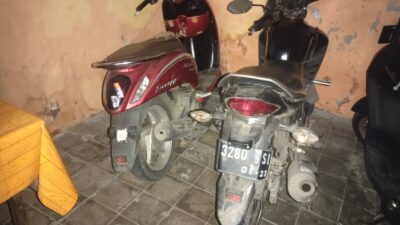 Barang bukti sepeda motor hasil dari perampokan
