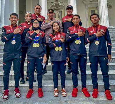 Kapolri Jenderal Polisi Listyo Sigit Prabowo, hadir mendampingi Presiden Joko Widodo (Jokowi) dalam kegiatan pemberian penghargaan dan apresiasi terhadap para atlet Indonesia yang berlaga di ajang Sea Games ke-32 lalu di Kamboja pada 5-17 Mei 2023. (Foto: Sumber Instagram Listyo Sigit)