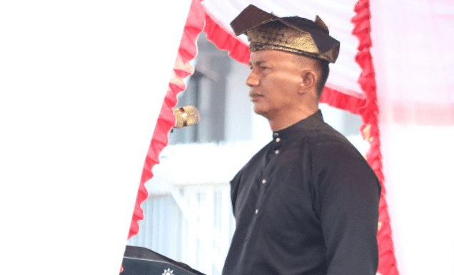 Plt Kalapas Pemuda Kelas IIA, memimpin langsung upacara peringatan hari lahir pancasila di lapangan lapasda. (Foto: Fathar)