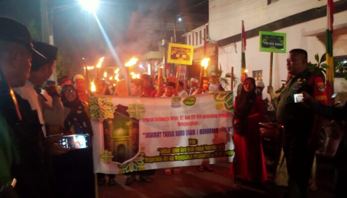 Pawai Obor Tradisi Sambut Tahun Baru Islam Di Bekasi