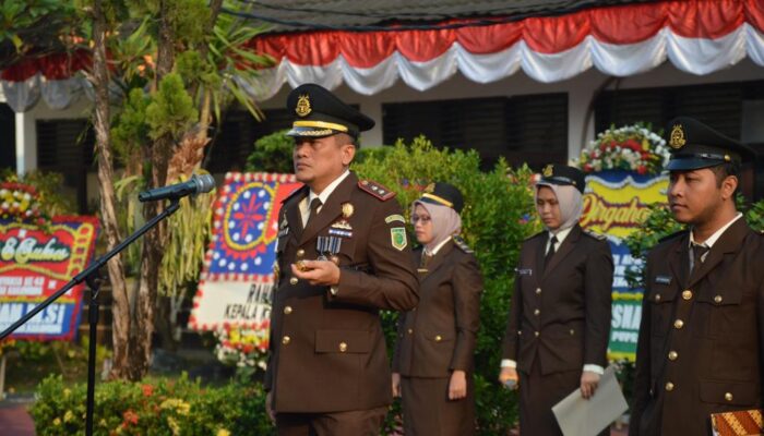 Jadi Inspektur Upacara HBA Ke-63, Kejari Karawang Sampaikan 7 Perintah Harian Jaksa Agung, Berikut Isinya