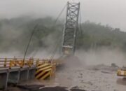 Jembatan Penghubung Lumajang-Malang Putus Akibat Terjangan Lahar Dingin