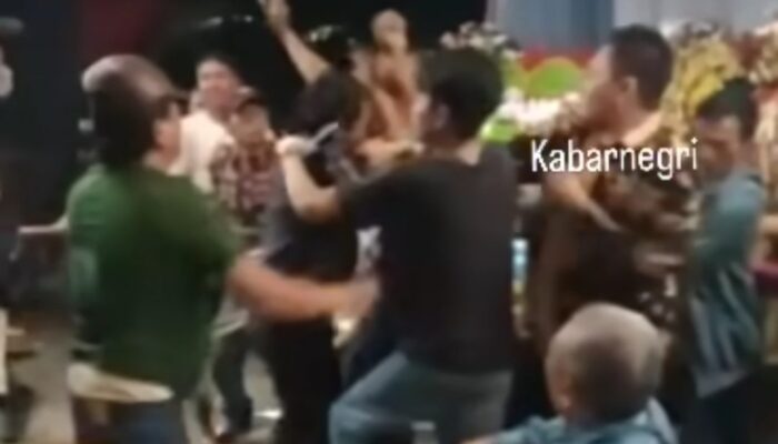 Viral, Oknum Kades Ribut Dengan Warga Di Acara Jaipong Pesta Hajatan, Begini katanya