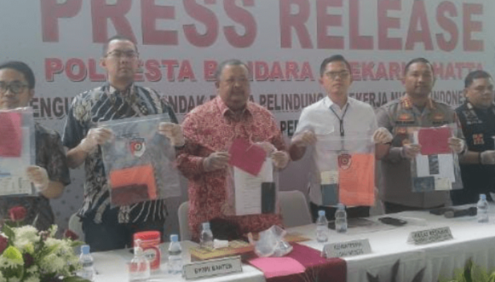 Polisi Bandara Soetta Tangerang Ringkus 17 Tersangka Sindikat Perdagangan Orang