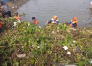 100 Ton Sampah di Kali Ciherang Berhasil Diangkut, DLH Kabupaten Bekasi Kerahkan Alat Berat dan 14 Truk