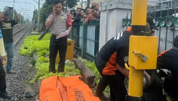 Nekat Terobos Palang Kereta Api, Seorang Pengendara Tewas Tertabrak