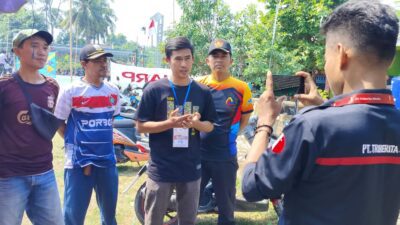 Firman, Ketua RT07/RW02, dan warga Perum BWI 2 Kedungwaringin, Kabupaten Bekasi 