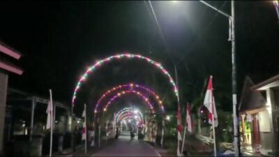 Jutaan bola lampu hiasi langit di Desa Kandang, Kecamatan Comal, Kabupaten Pemalang
