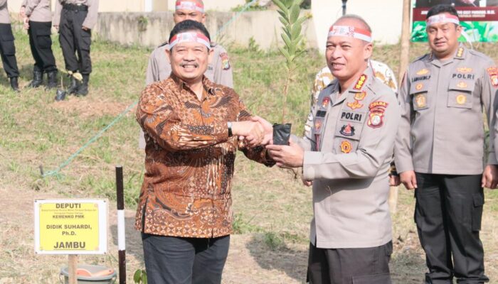 Perbaiki Kualitas Udara Jakarta, Polda Metro Jaya Gencarkan Penanaman 15.000 Pohon