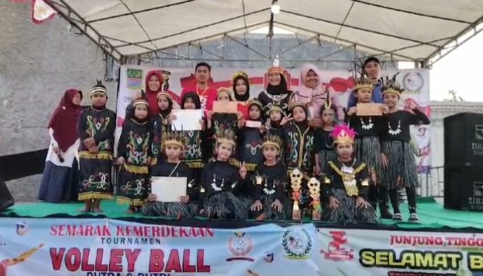 Puncak HUT RI ke 78, Perum BWI 2 Kedungwaringin Gelar Panggung Hiburan Seni Tradisional