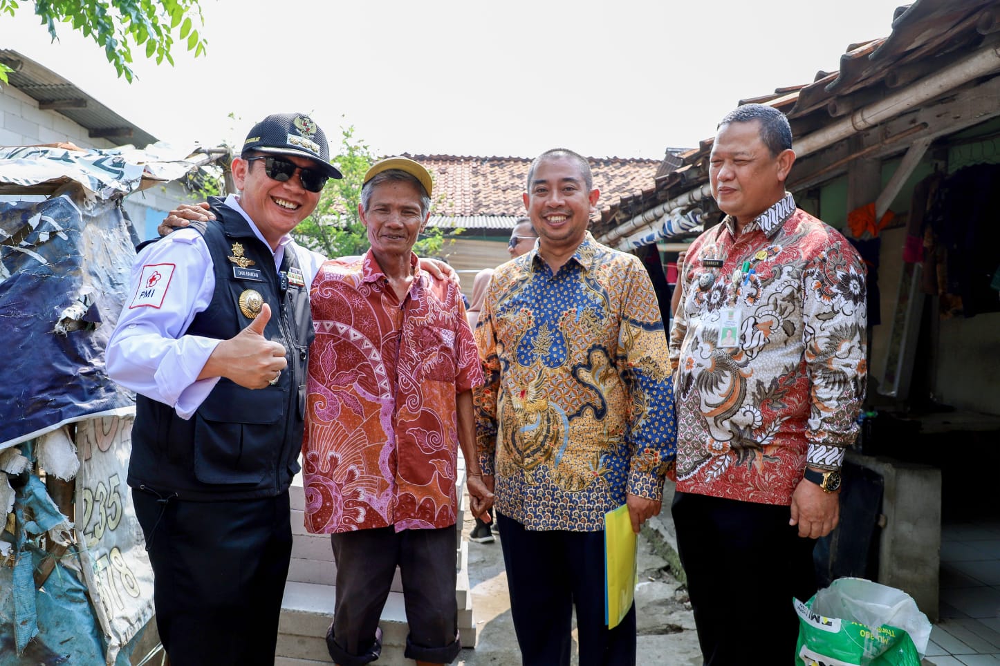 Dinas Perumahan Rakyat, Kawasan Permukiman dan Pertanahan (Disperkimtan) Kabupaten Bekasi terus menggenjot perbaikan Rumah Tidak Layak Huni (Rutilahu). Ditargetkan, program Rutilahu Pemkab Bekasi selesai pada November tahun ini. (foto: forkopim)