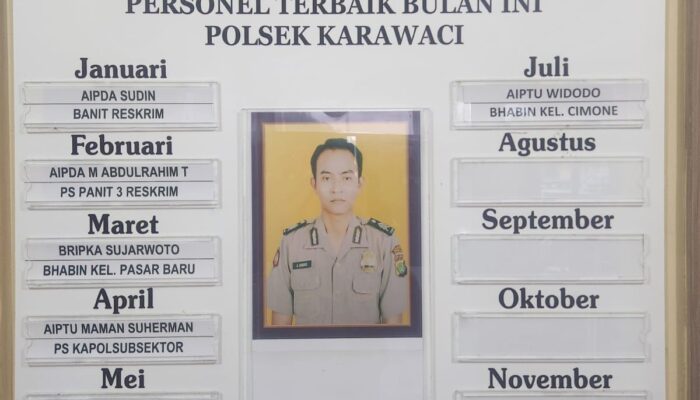 Kapolsek Karawaci Berikan Penghargaan Kepada Anggota Berprestasi